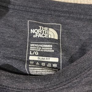 Men’s large north face tee